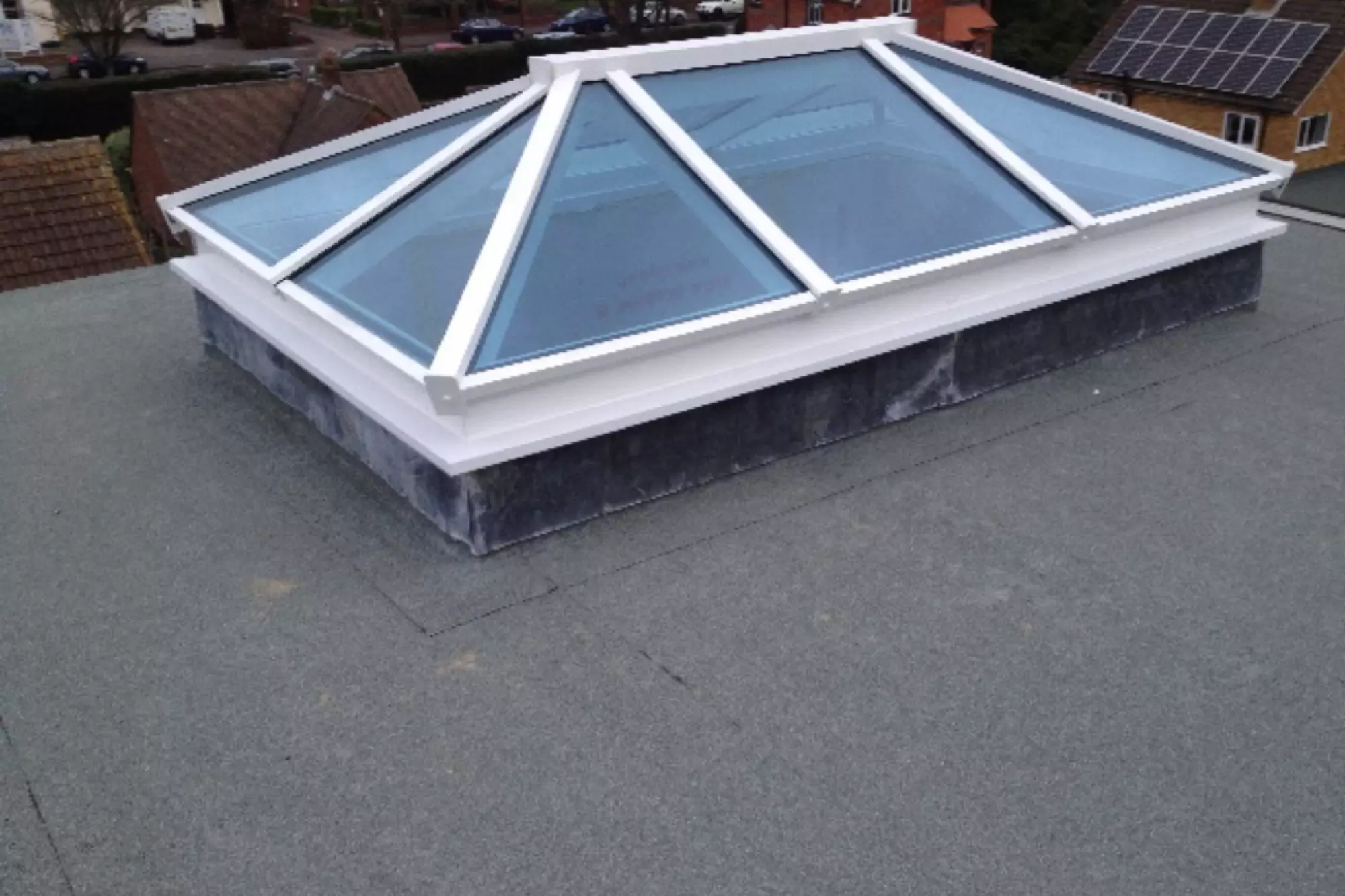 What Type Of Material Is Best For A Flat Roof?